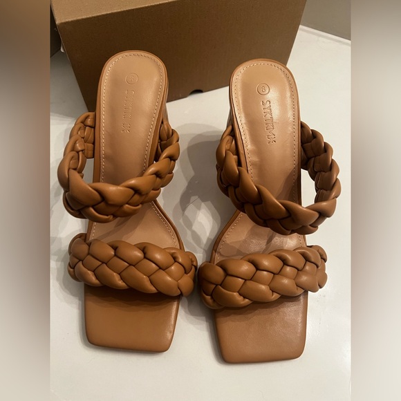 Braided Tan Heeled Sandals - Picture 3 of 8